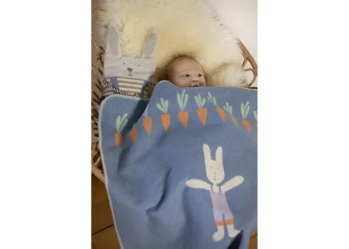 Baby blanket garden/rabbits/carrots blue