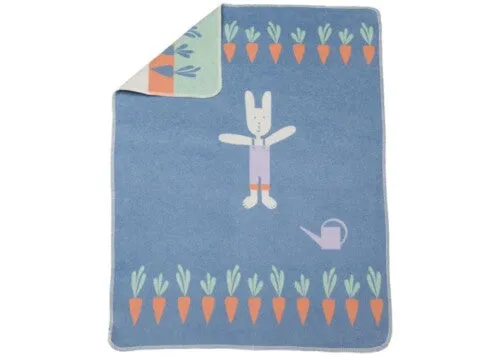 Baby blanket garden/rabbits/carrots blue