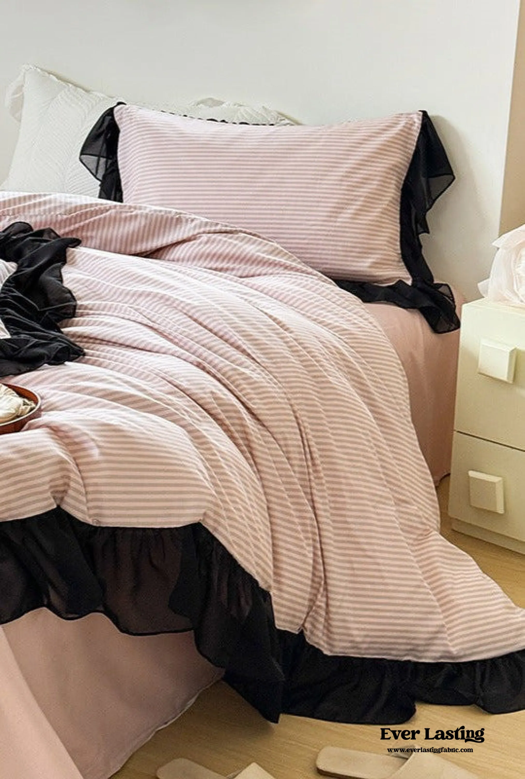 Black Lace Stripe Pastel Bedding Set / Pink