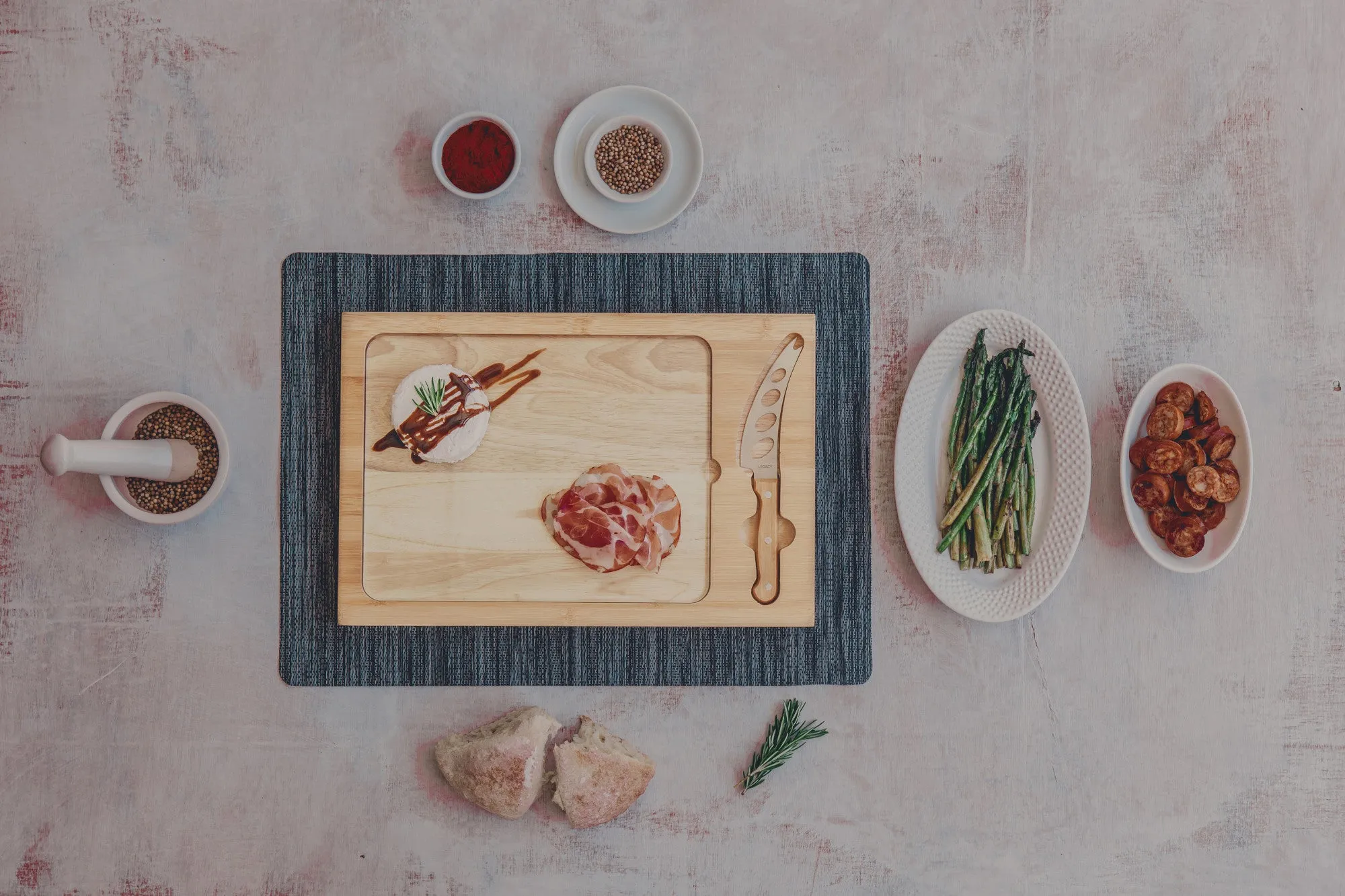 Boise State Broncos Football Field - Icon Glass Top Cutting Board & Knife Set