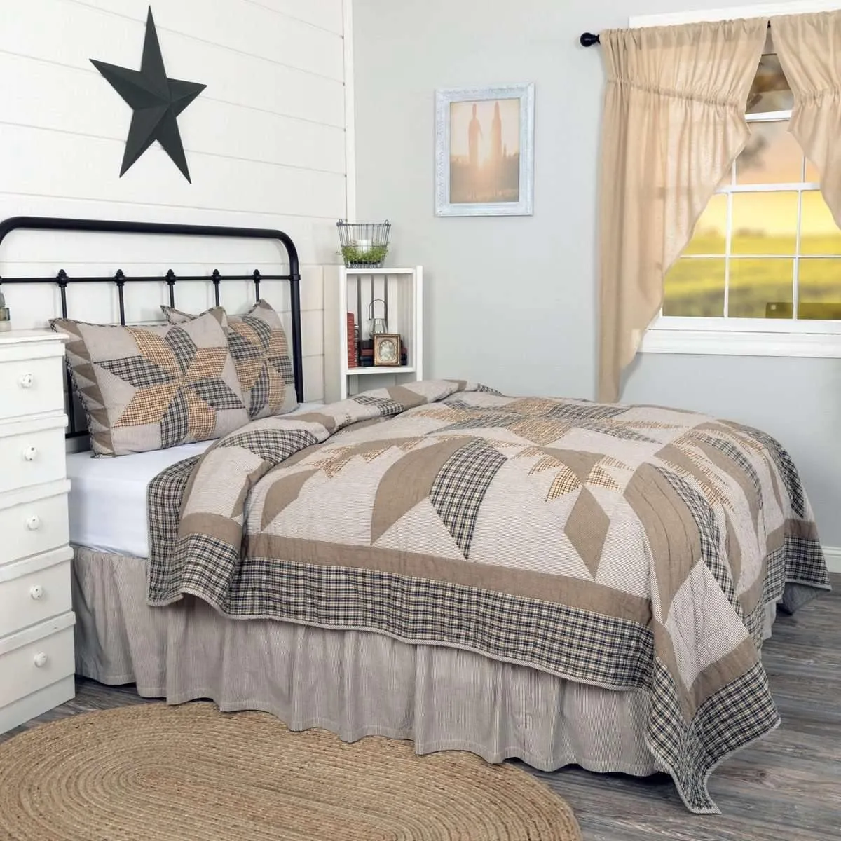 Dakota Star Farmhouse Blue California King Quilt Set (1 Quilt 130Wx115L & 2 Shams 21x37) VHC Brands