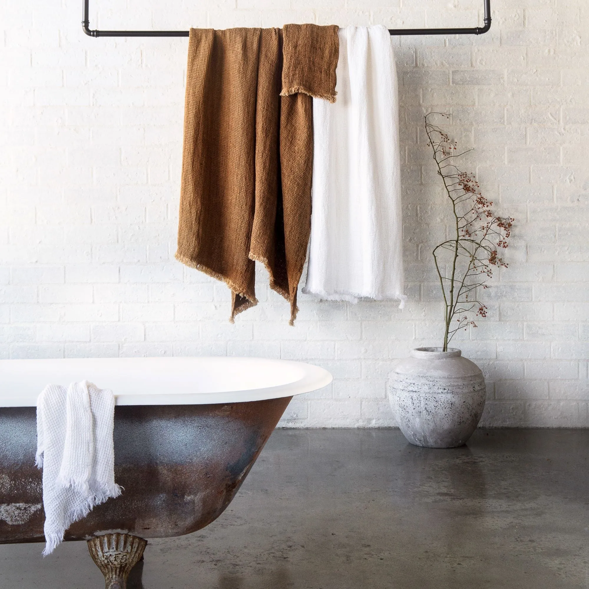 Flocca Linen Bath Towel - Russo