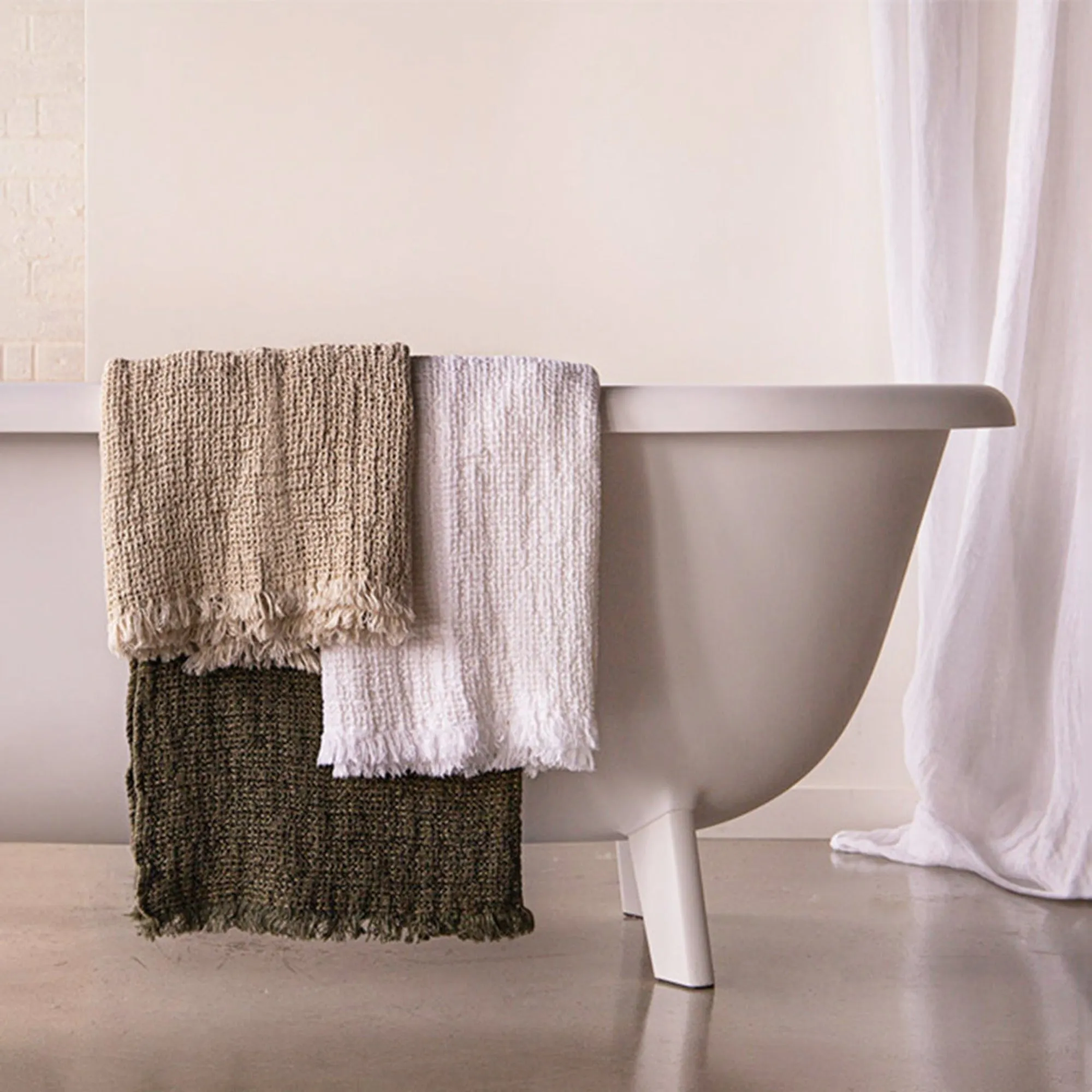 Flocca Linen Bath Towel - Sable