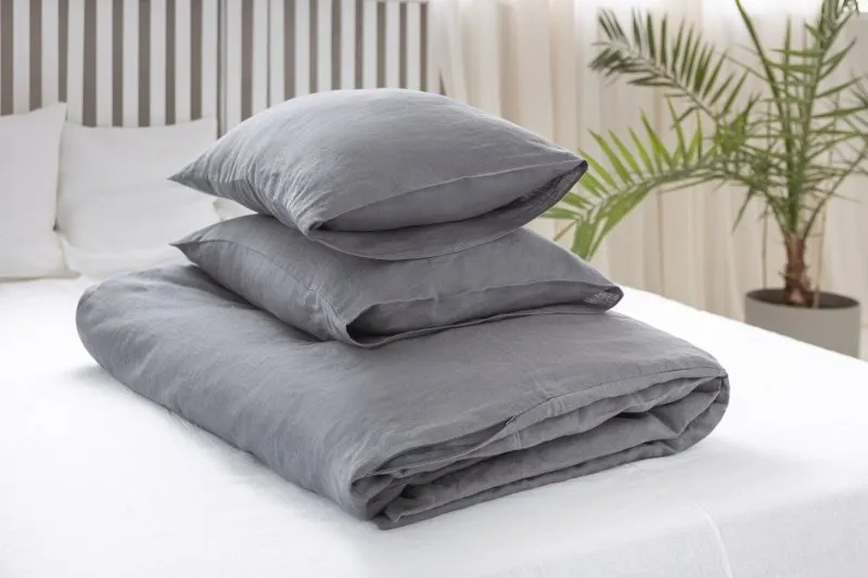 Grey linen bedding set with zipper