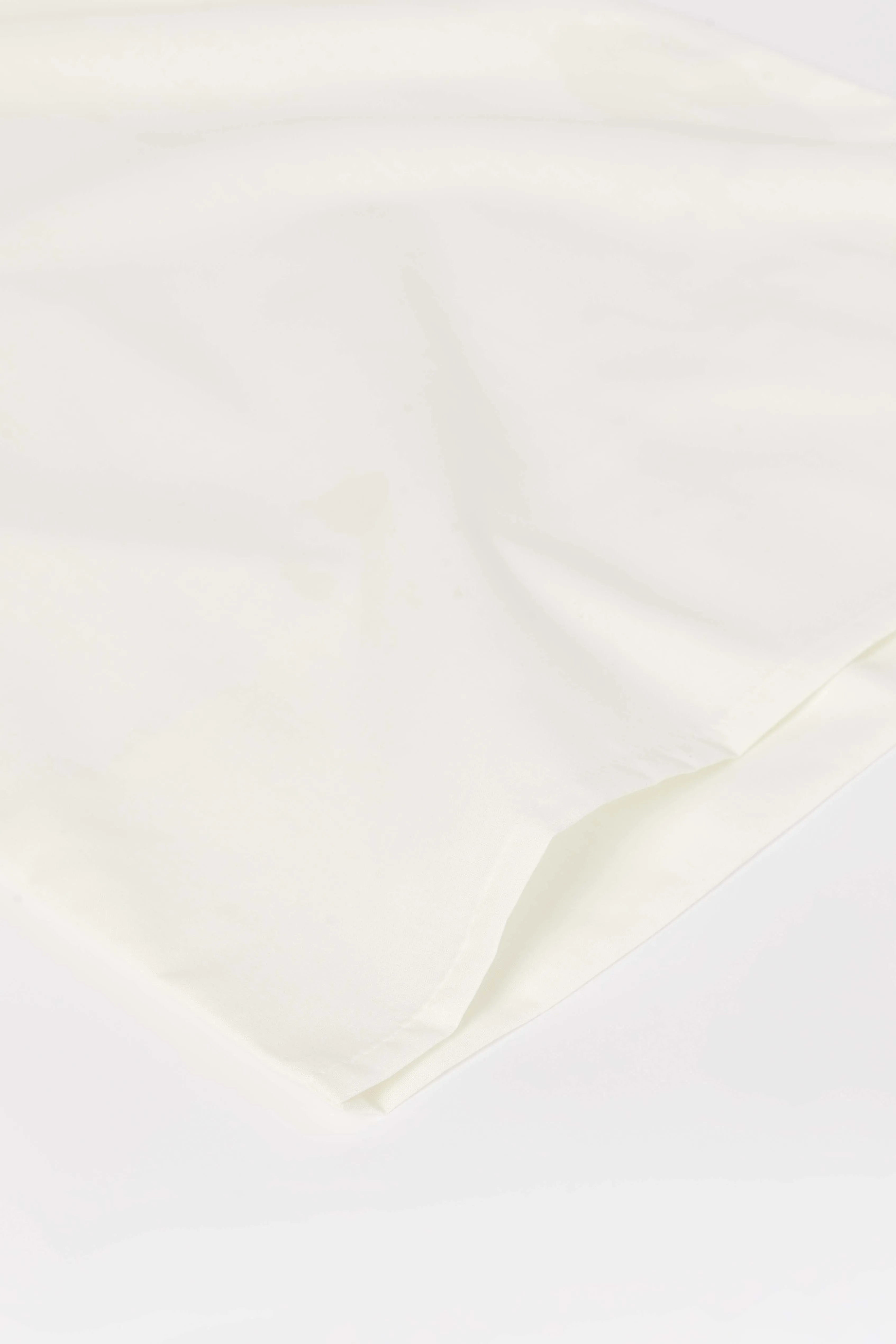 Ivory Solid Flat Sheet 
(Single Size)