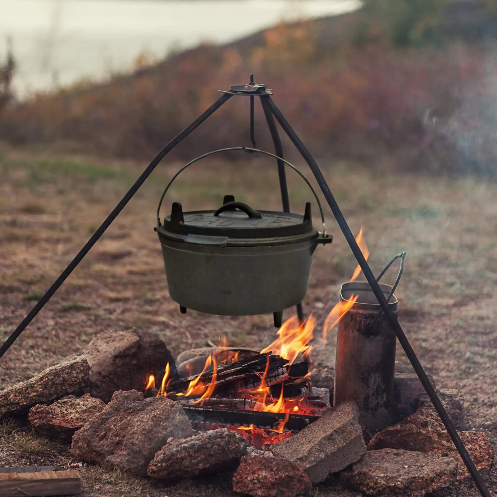 Keleday 14-Quart Cast Iron Dutch Oven with Lid, Ideal for Outdoor and Indoor Use – Pre-Seasoned Camping Cookware for Frying, Griddling, and Stewing.