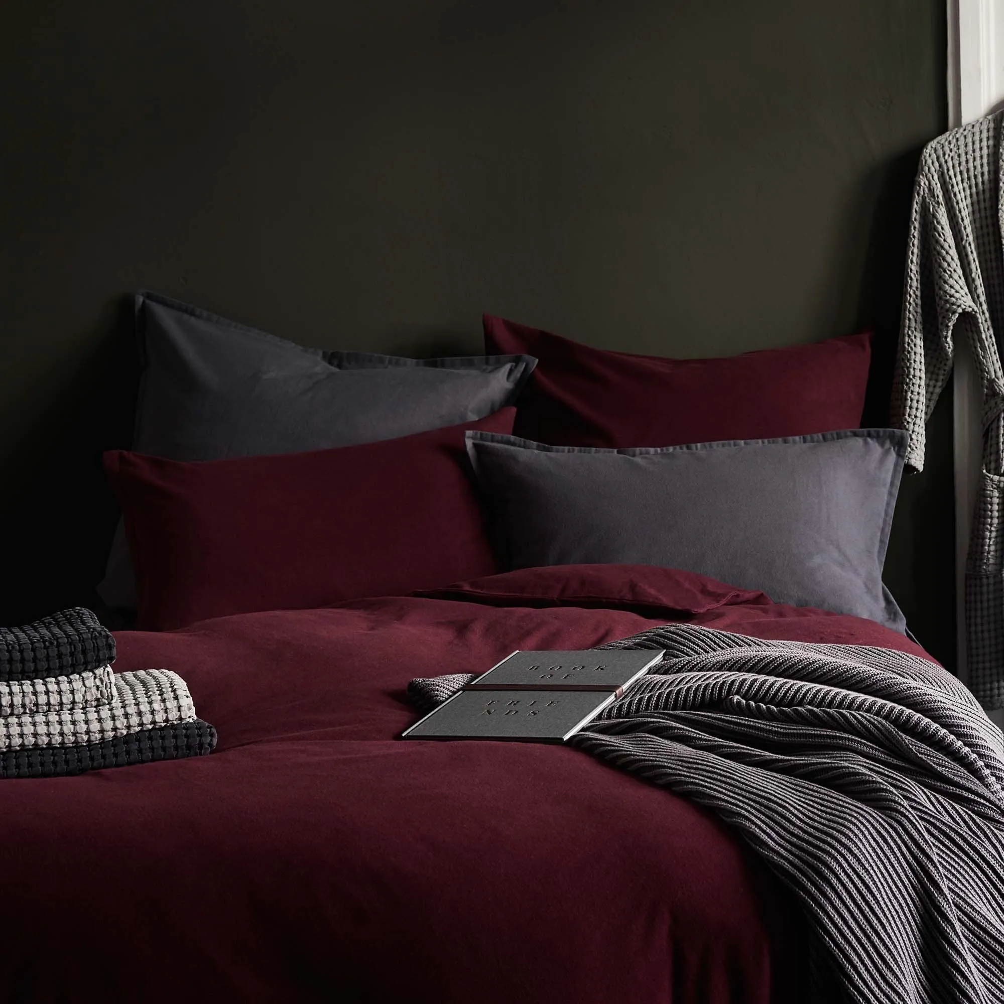 Montrose Pillowcase [Bordeaux red]